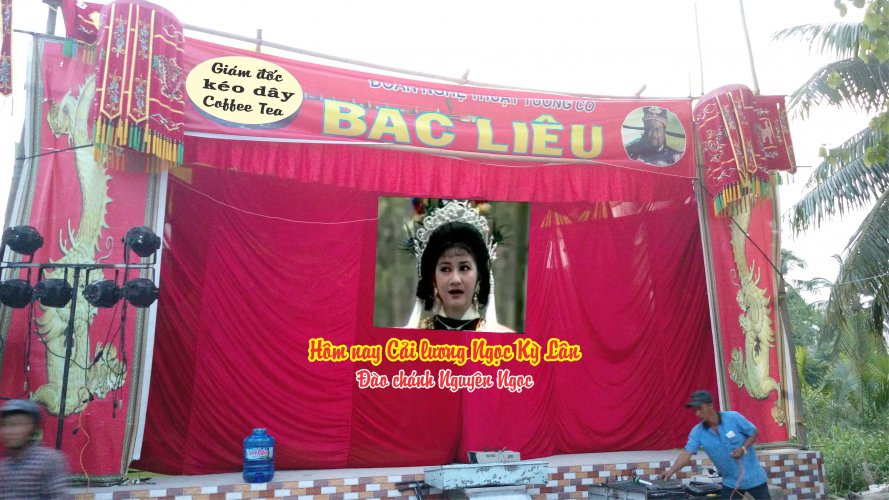 ba truc hong ngu.jpg