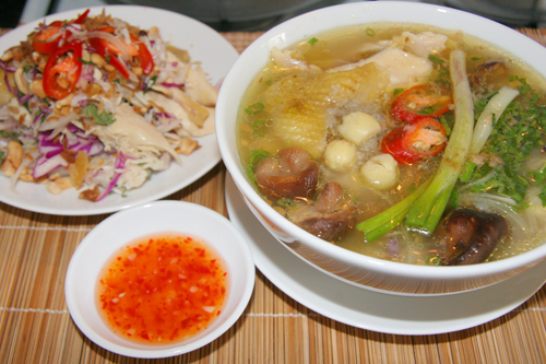 cach-nau-chao-ga-dau-xanh-hat-sen-4[1].jpg