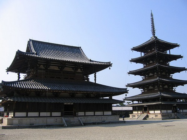 Chua_Phap_Long_Japan_18__Copy__427723679[1].jpg