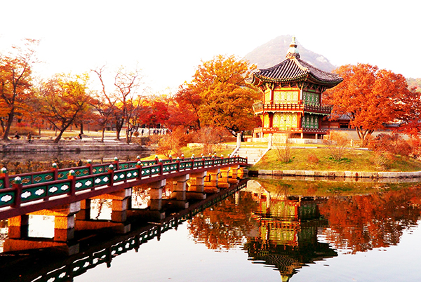 cung-dien-gyeongbokgung-vao-mua-thu[1].jpg