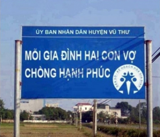 hai-huoc-voi-nhung-loi-kho-do-tren-bang-ron-khau-hieu-o-viet-nam-bb-baaacpBcSU.jpg