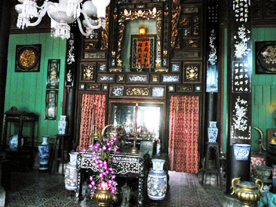 Nha%20co%20Binh%20Thuy2[1].jpg